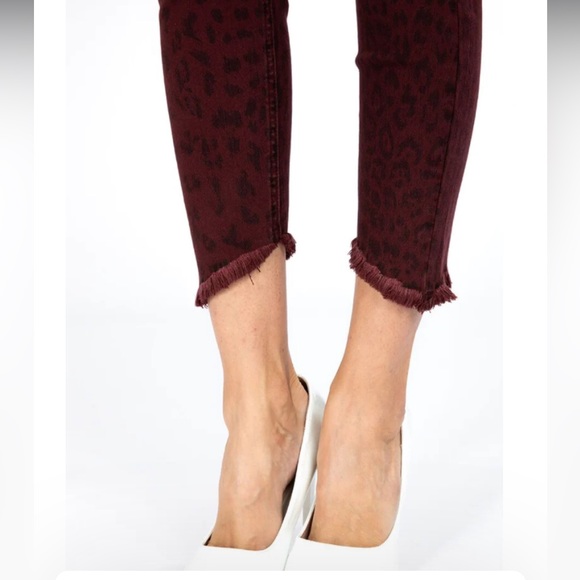 KanCan Victoria Mid-Rise Button Fly Jeans | Burgundy | Size 7 / 27 - Picture 5 of 16